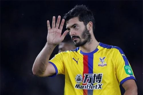 Trung vệ: James Tomkins (Crystal Palace).