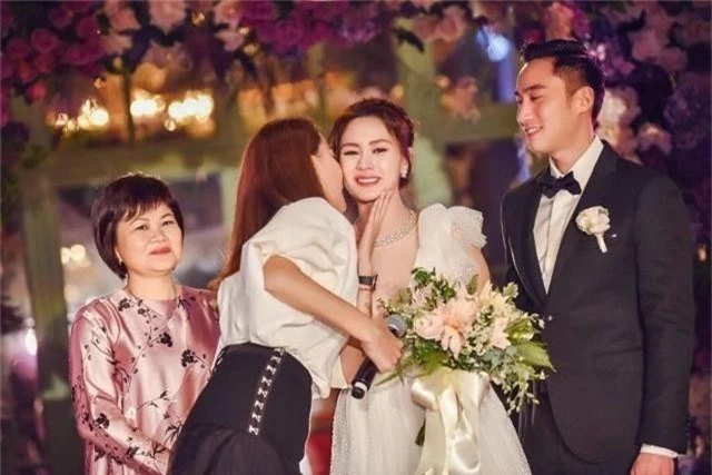 6 hôn lễ ngọt ngào, cảm động nhất showbiz Hoa ngữ năm 2018: Mỹ nhân số 3 từ bị ghét thành được hâm mộ nhờ đám cưới - Ảnh 15.