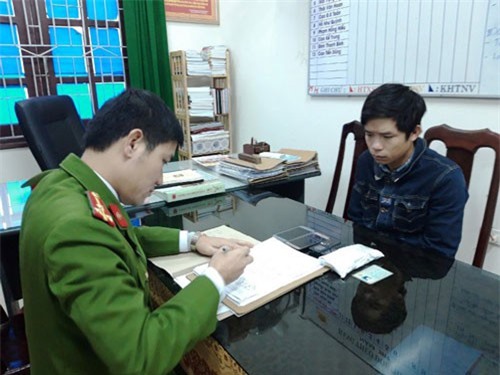 Quảng Bình: Dùng clip sex tống tiền nữ giáo viên