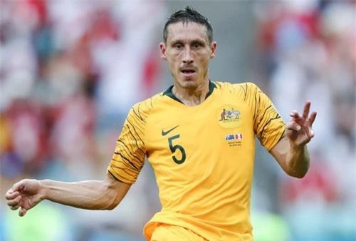 8. Mark Milligan (33 tuổi - Australia).