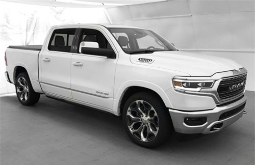 Cận cảnh xe bán tải giá 5 tỷ ở Sài Thành