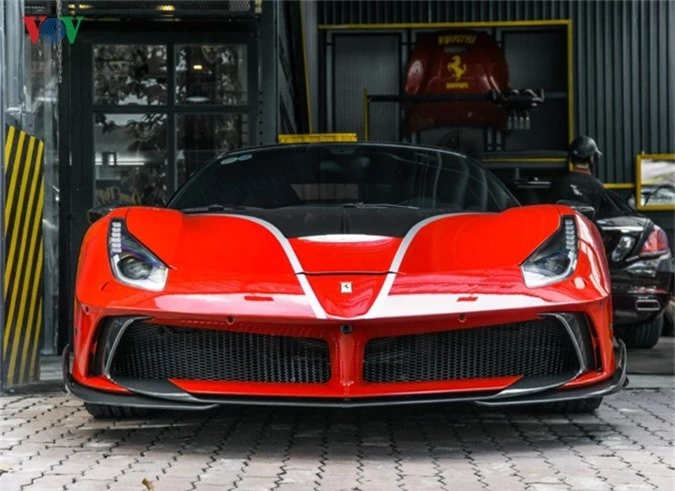 can canh ferrari 488 gtb do mansory tai viet nam hinh 3