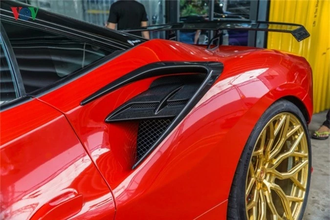 can canh ferrari 488 gtb do mansory tai viet nam hinh 9