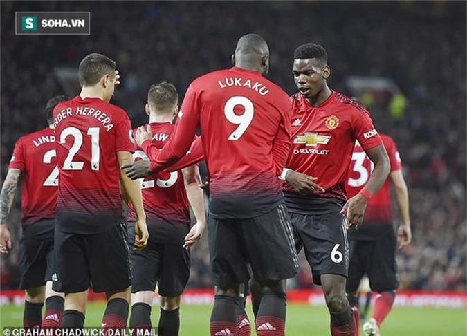 Solskjaer đẩy hết công cho học trò, Pogba lại đá xoáy thầy cũ Mourinho - Ảnh 1.