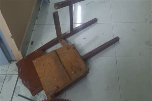 Vĩnh Long: Hàng chục thanh niên đập phá trụ sở công an xã, đâm 3 người nhập viện