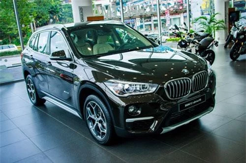 Cận cảnh BMW X1 2018, giá 1,829 tỷ tại Việt Nam. BMW X1 2018 sử dụng động cơ I3 1.5L cho công suất 140 mã lực và mô-men xoắn cực đại 220Nm, giá bán 1,829 tỷ đồng. (CHI TIẾT)