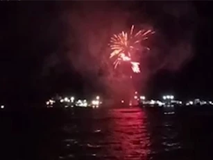 CLIP: Mãn nhãn với màn bắn pháo hoa đón năm mới 2019 đầu tiên trên thế giới