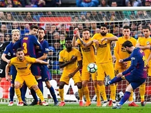 CLIP: Những siêu phẩm sút phạt của Messi trong năm 2018