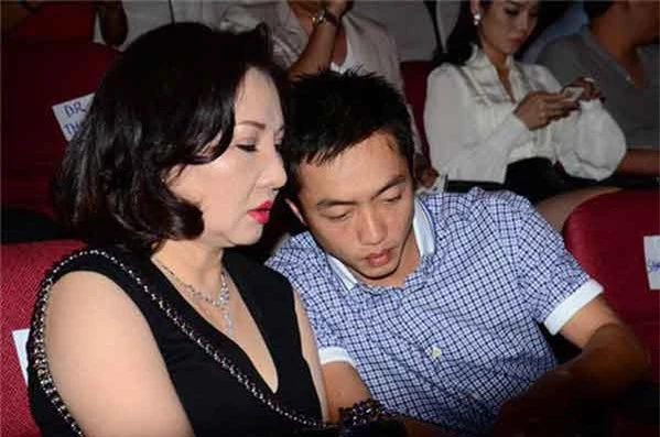 Cường Đô la quyết định rời hoàn toàn Quốc Cường Gia Lai. Cường Đô la quyết định rời hoàn toàn Quốc Cường Gia Lai.