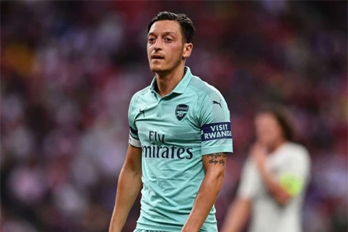 2. Mesut Ozil (Arsenal tới Real Madrid).