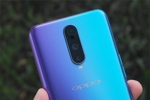 Smartphone 3 camera sau giảm giá 2 triệu đồng ở Việt Nam