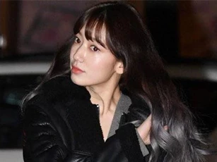 Park Shin Hye tạo kiểu tóc mới cực lạ lẫm thu hút sự chú ý