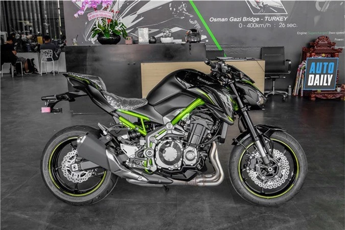 kawasaki-z900-abs-2019-2.jpg