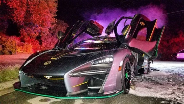 Chưa kịp đón năm mới 2019, siêu xe triệu USD hàng hiếm McLaren Senna cháy rụi - Ảnh 4.