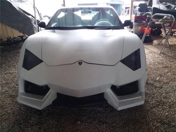Fan cuồng lột xác chiếc xe cũ kỹ thành Lamborghini Aventador Roadster, rao bán với giá ngang Honda Civic - Ảnh 2.