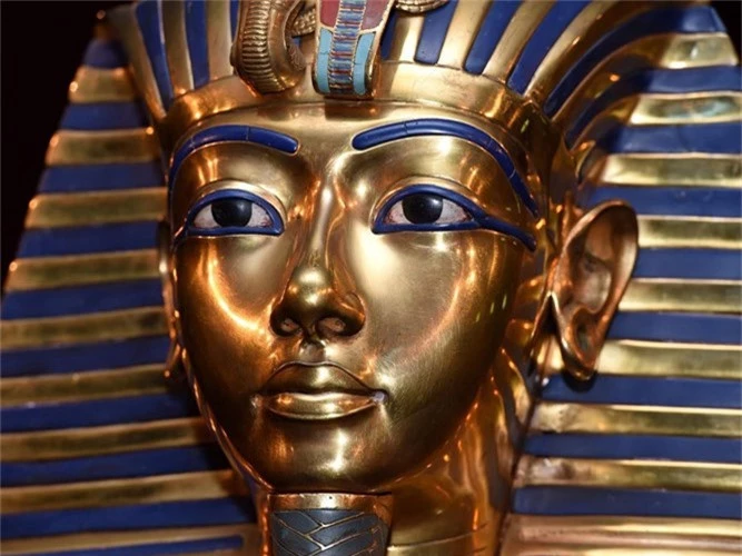 Giải mã mặt nạ vàng ròng của pharaoh huyền bí nhất Ai Cập - Hình 3 Giai ma mat na vang rong cua pharaoh huyen bi nhat Ai Cap-Hinh-3
