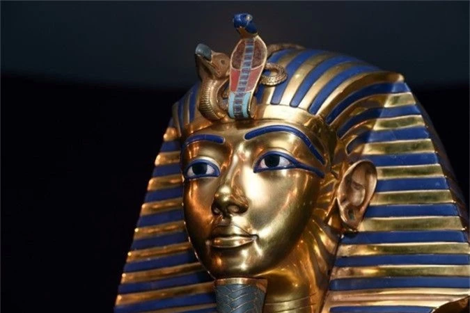 Giải mã mặt nạ vàng ròng của pharaoh huyền bí nhất Ai Cập - Hình 4 Giai ma mat na vang rong cua pharaoh huyen bi nhat Ai Cap-Hinh-4
