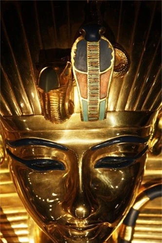 Giải mã mặt nạ vàng ròng của pharaoh huyền bí nhất Ai Cập - Hình 9 Giai ma mat na vang rong cua pharaoh huyen bi nhat Ai Cap-Hinh-9