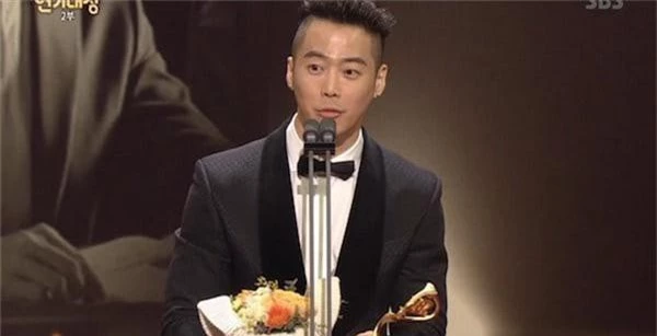 Kết quả trao giải hai đài danh giá xứ Hàn KBS và SBS Drama Awards 2018: Chán chả buồn nói! - Ảnh 11.
