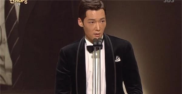 Kết quả trao giải hai đài danh giá xứ Hàn KBS và SBS Drama Awards 2018: Chán chả buồn nói! - Ảnh 9.