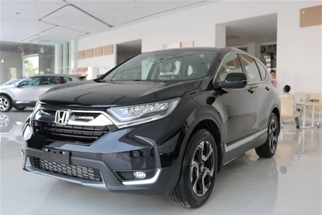 Honda CR-V 2019 đã hết “bia kèm lạc” tại đại lý? Một số đại lý nhận đặt cọc lô xe Honda CR-V mới với cam kết không bán kèm phụ kiện, thậm chí còn tặng thêm đồ chơi cho khách mua xe. (CHI TIẾT)