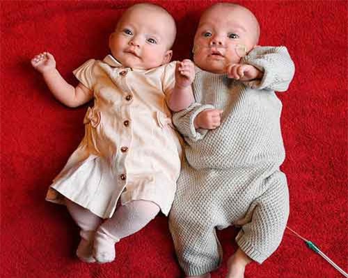 Kỳ lạ: Bà mẹ 32 tuổi sinh 2 con cách nhau 12 ngày