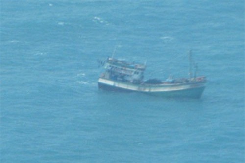 Bạc Liêu: 8 thuyền viên đang gặp nạn trong vùng biển ảnh hưởng của bão số 1