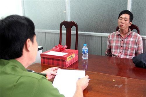 An Giang: Bị bắt khi nhận gói quà từ trạm xe khách