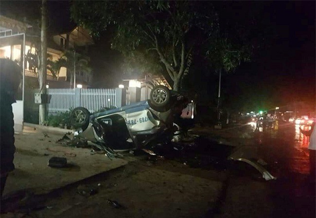 Lâm Đồng: "Ma men" lái taxi gây tai nạn kinh hoàng đêm Tết Dương lịch