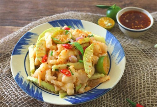 CLIP: Cách làm món chân gà rút xương trộn xoài ngon mê ly