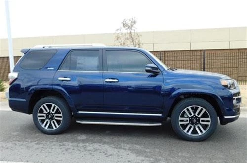 6. SUV cỡ trung: Toyota 4Runner.