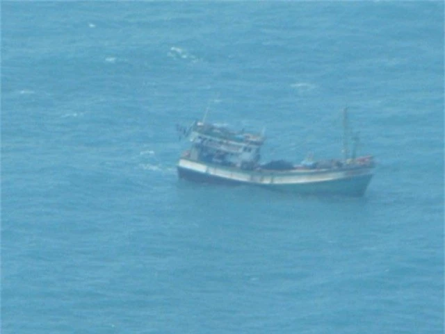 Một tàu cá Bạc Liêu đang gặp nạn trên biển khi bão đang đến gần. (Ảnh minh họa)