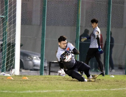 Đặng Văn Lâm sang Thái Lan thi đấu với mức lương khủng