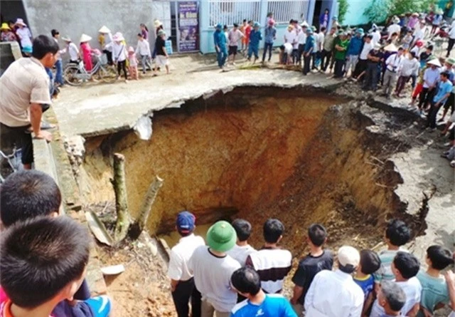 Trước đó, cũng tại địa phương này từng xảy ra hiện tượng sụt lún nghiêm trọng.