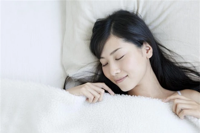 Nếu bị mất ngủ thường xuyên thì bạn nên thử những phương pháp này - Ảnh 1.