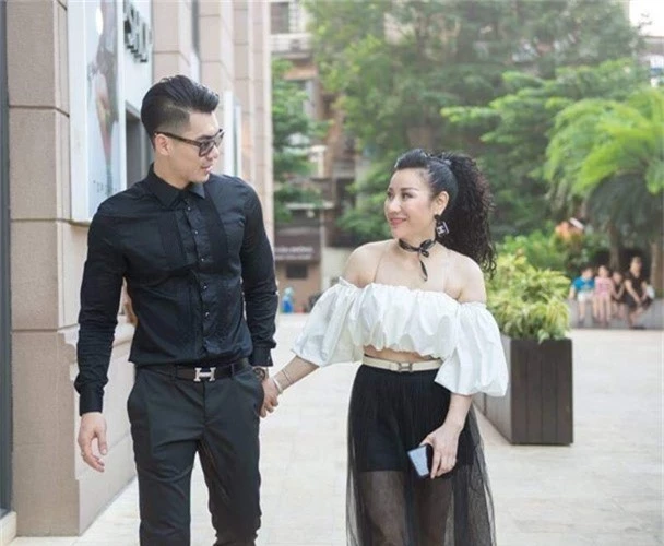 Những sao nam showbiz Việt “quên mình” lấy vợ đại gia hơn tuổi - Hình 2 Nhung sao nam showbiz Viet “quen minh” lay vo dai gia hon tuoi-Hinh-2