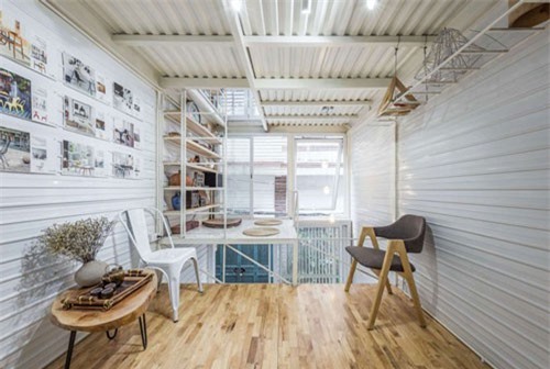 Nhà 10m2 xây không tốn viên gạch nào ở Hà Nội gây choáng