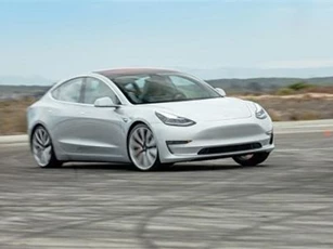 Video: Cận cảnh bên trong nhà máy sản xuất ô tô của Tesla