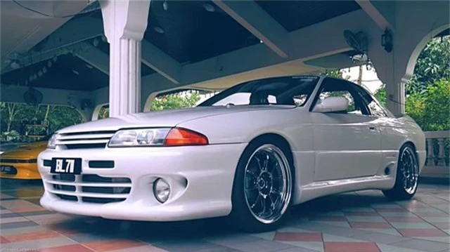 Nissan Skyline R32 HKS Zero-R.