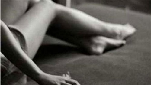 "Yêu râu xanh" lột đồ em gái của bạn rồi bỏ đi và cái kết