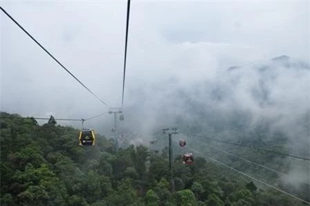 Cáp treo lên đỉnh chùa Đồng