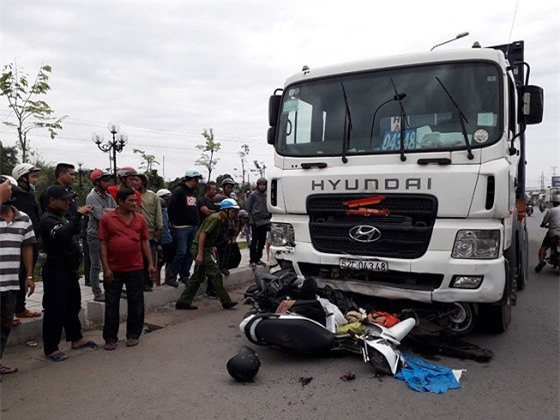 Khởi tố vụ án tài xế gây tai nạn thảm khốc ở Long An