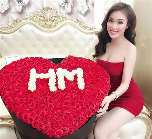 Những cô gái trẻ gây "xôn xao" mạng xã hội suốt 1 năm qua