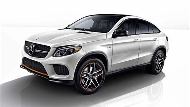 Mercedes-Benz 'khai tử' 5 mẫu xe ở thị trường Việt Nam. Hãng xe sang nước Đức đã chính thức công bố bảng giá mới cho năm 2019 này tại Việt Nam, ngoài xuất hiện mẫu SUV cỡ lớn nhập khẩu nguyên chiếc GLE 43 AMG 4Matic, đáng quan tâm nhất là việc tạm dừng phân phối một số dòng xe, trong đó có minivan V220. (CHI TIẾT)