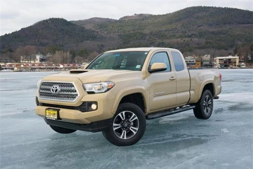 8. Toyota Tacoma (doanh số: 212.545 chiếc).