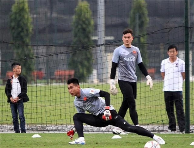 Đặng Văn Lâm có nhiều cơ hội là thủ môn số 1 của Muangthong United - Ảnh 1.