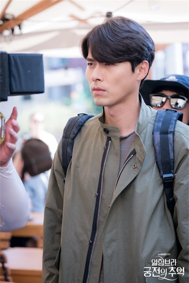 Fan của Hyun Bin sẽ thấy yêu anh hơn khi xem những hình ảnh hậu trường này - Ảnh 5.