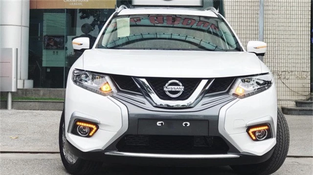 Nissan X-Trail và Sunny giảm giá hàng chục triệu đồng