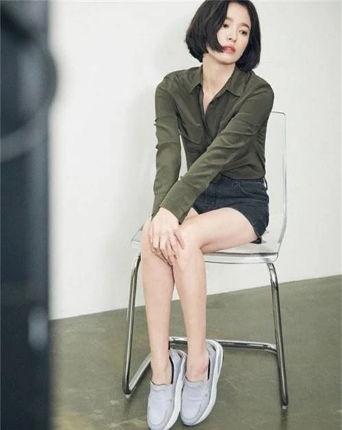 Song Hye Kyo: Mỹ nhân U40 đẹp trong trẻo như gái đôi mươi - Ảnh 6.