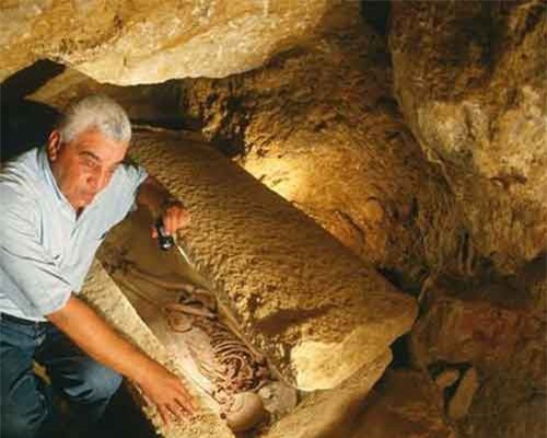 Tự ý mở nắp quan tài, nhà khảo cổ Ai Cập bị ám ảnh bởi 'lời nguyền' xác ướp?